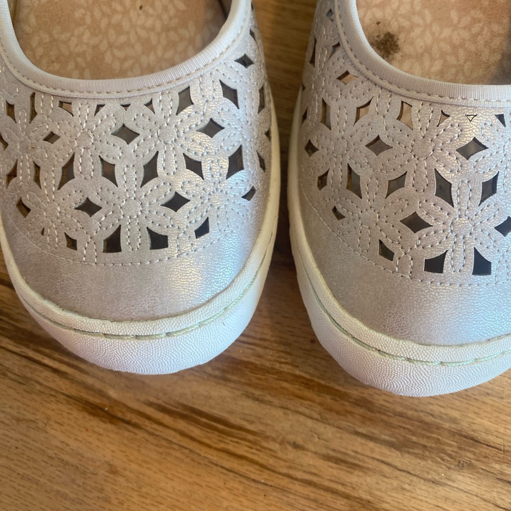 Jambu women’s Light Gray Mary Jane Athletic Shoes - Picture 7 of 9